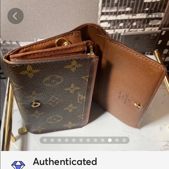 SOLDAuthentic Louis Vuitton Monogram Bifold Zippy Wallet - Picture 9 of 13